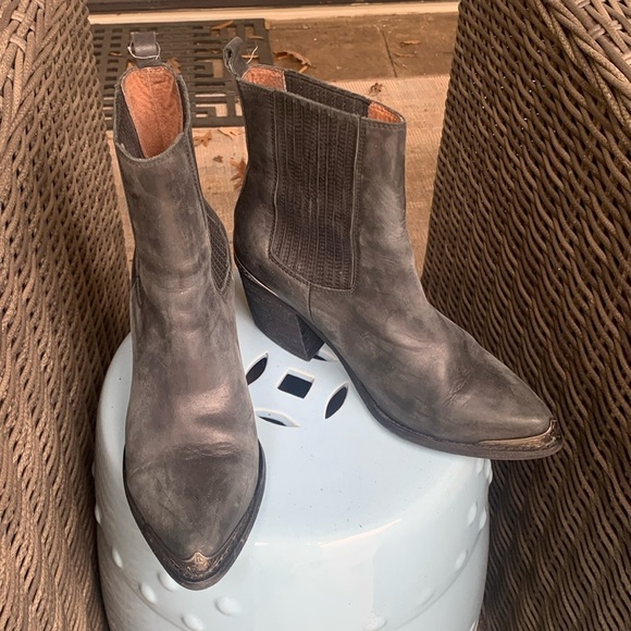 Jeffrey Campbell, Leather 3” Heel boot charcoal gray silver Western accents 6.5 - Picture 2 of 7